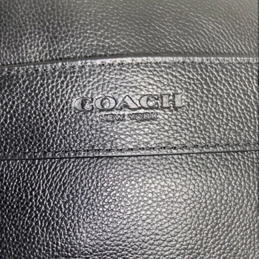 (Unistyle) NWOT Coach Black Leather Charles Pack - Picture 3 of 8